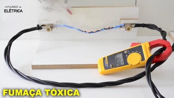 Cabos elétricos fumaça tóxica Curto circuito cabos elétricos