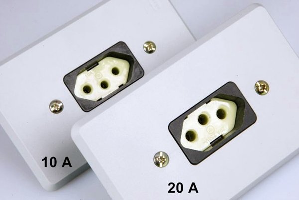 Novo modelo de tomdas, 10 A e 20 A. 10 A e 20 A.