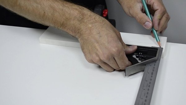 Esquadro combinado para eletricista e marcenaria