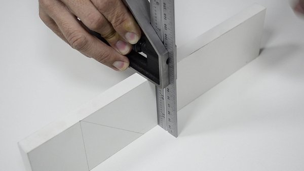 Esquadro combinado para eletricista e marcenaria
